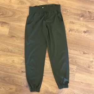 Lucy 7/8 Tech Jogger Pant